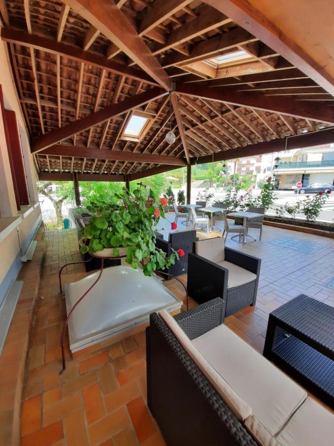 Hostellerie De La Roseraie Барботан-ле-Терм Екстериор снимка
