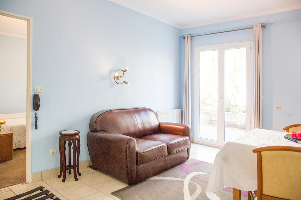 Hostellerie De La Roseraie Барботан-ле-Терм Екстериор снимка