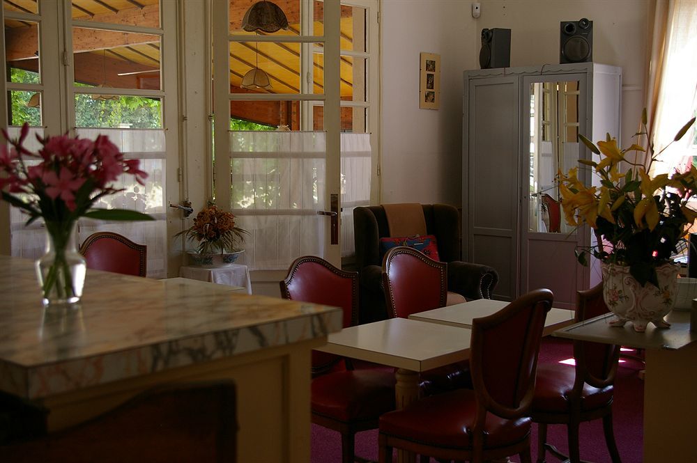 Hostellerie De La Roseraie Барботан-ле-Терм Екстериор снимка