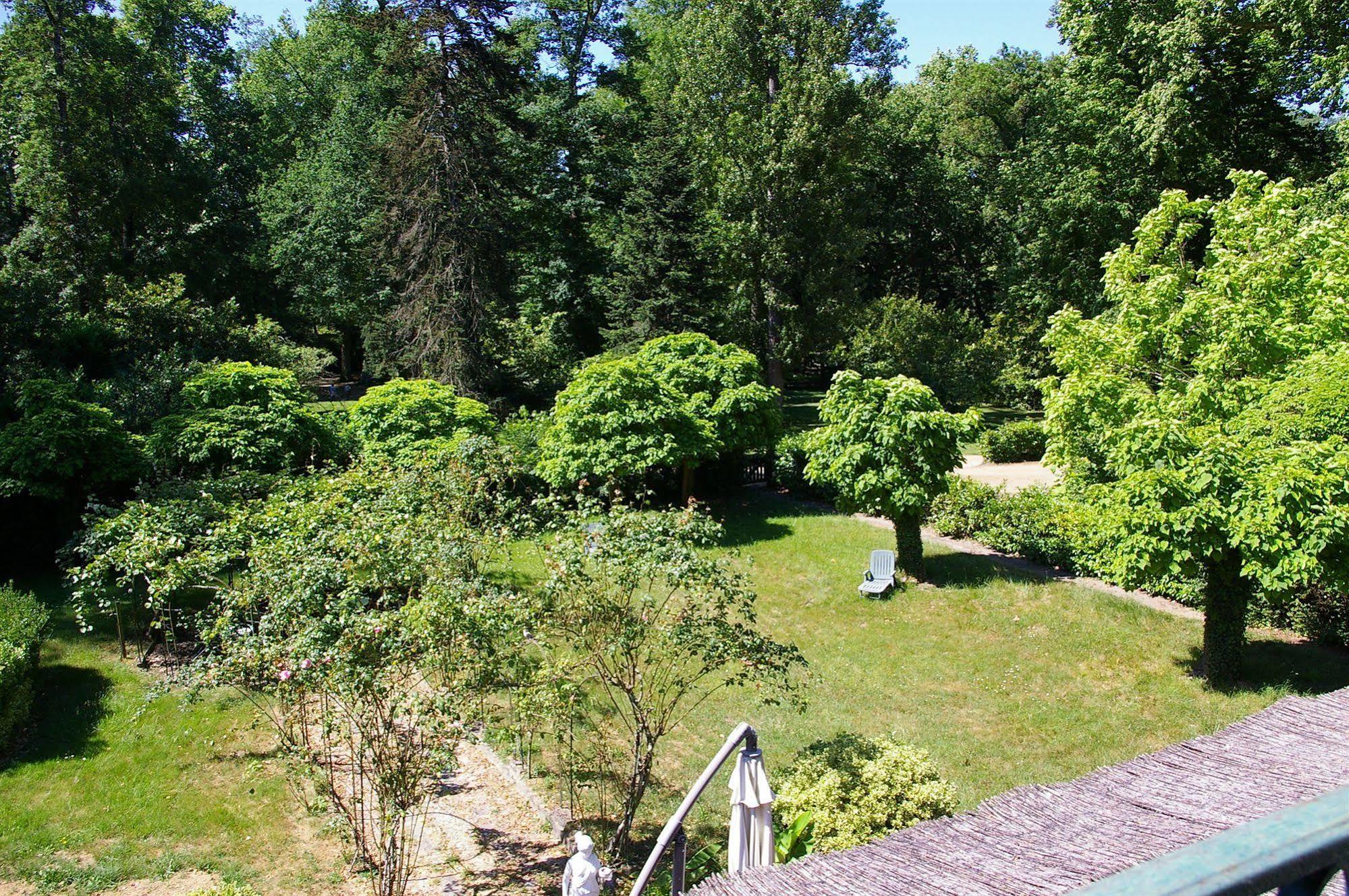 Hostellerie De La Roseraie Барботан-ле-Терм Екстериор снимка